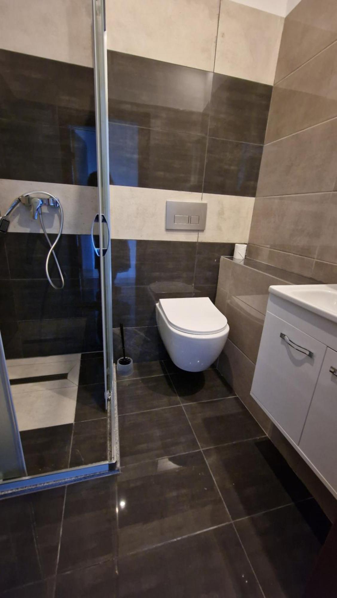 Single Room Bathroom